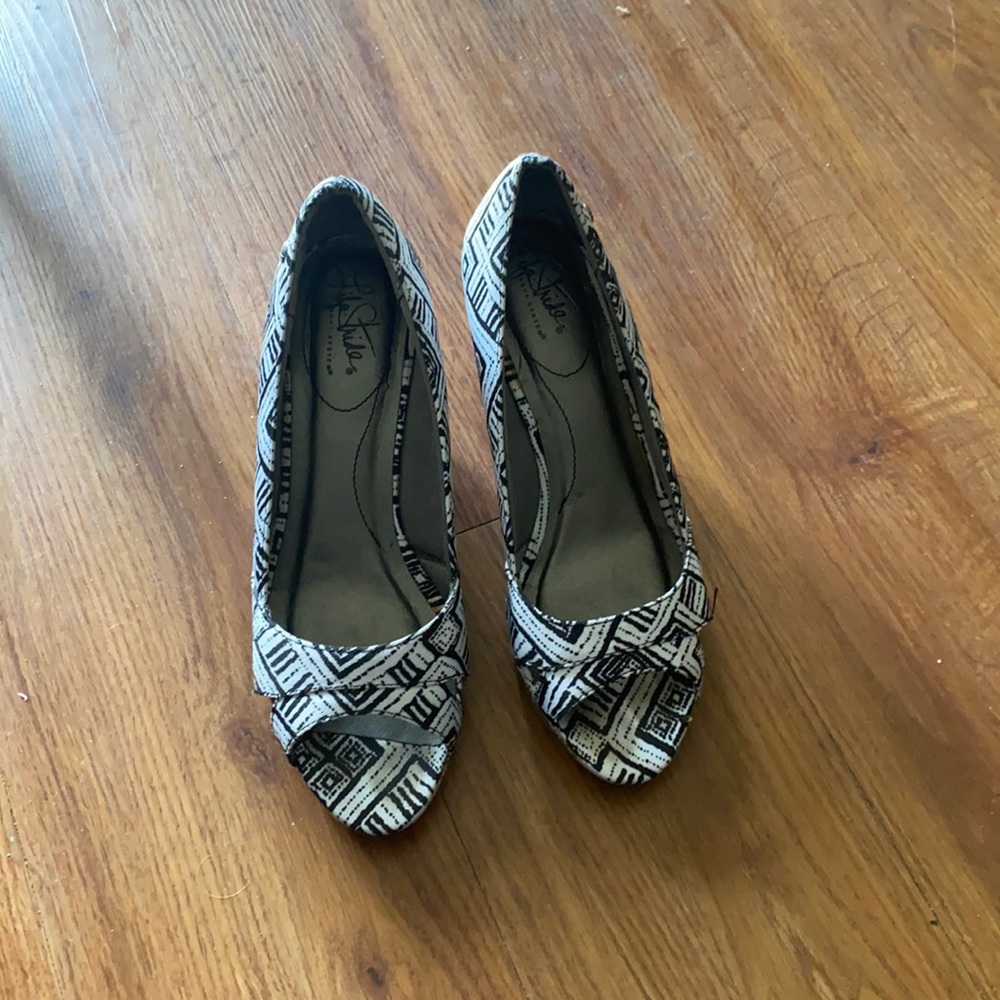 Life stride black and white wedges 2.7 inches tall